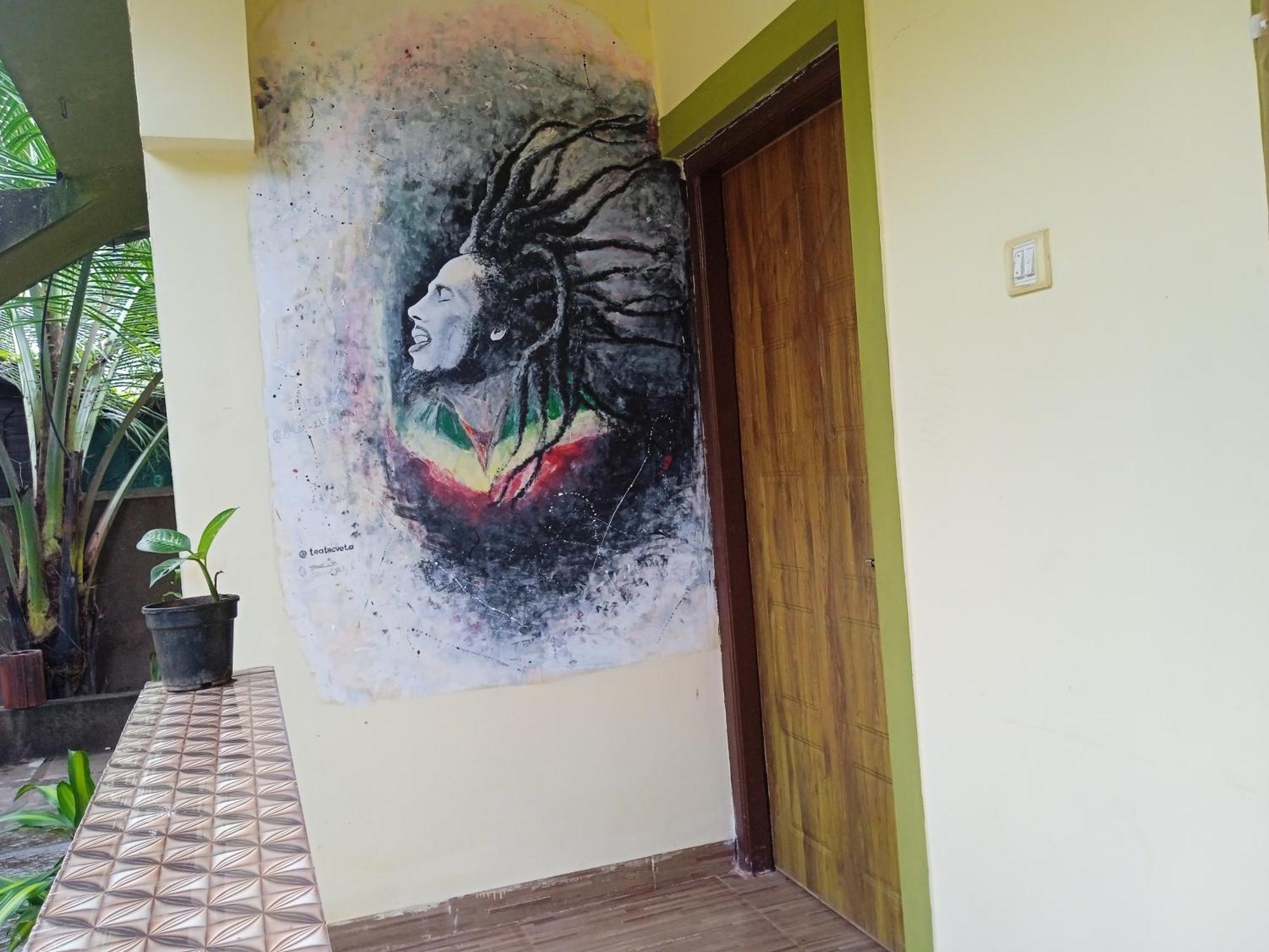 One Love Guest House Морджим Екстериор снимка