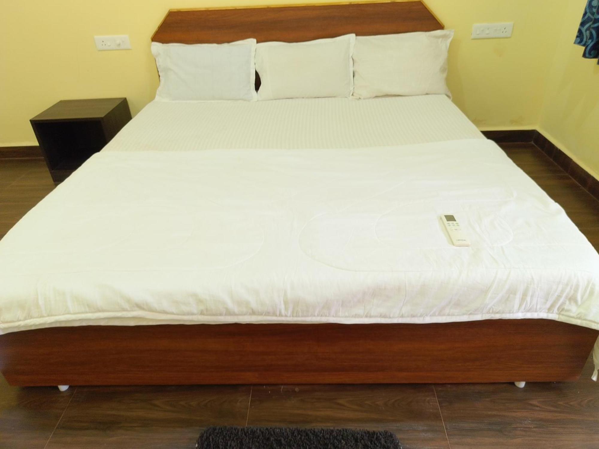 One Love Guest House Морджим Екстериор снимка