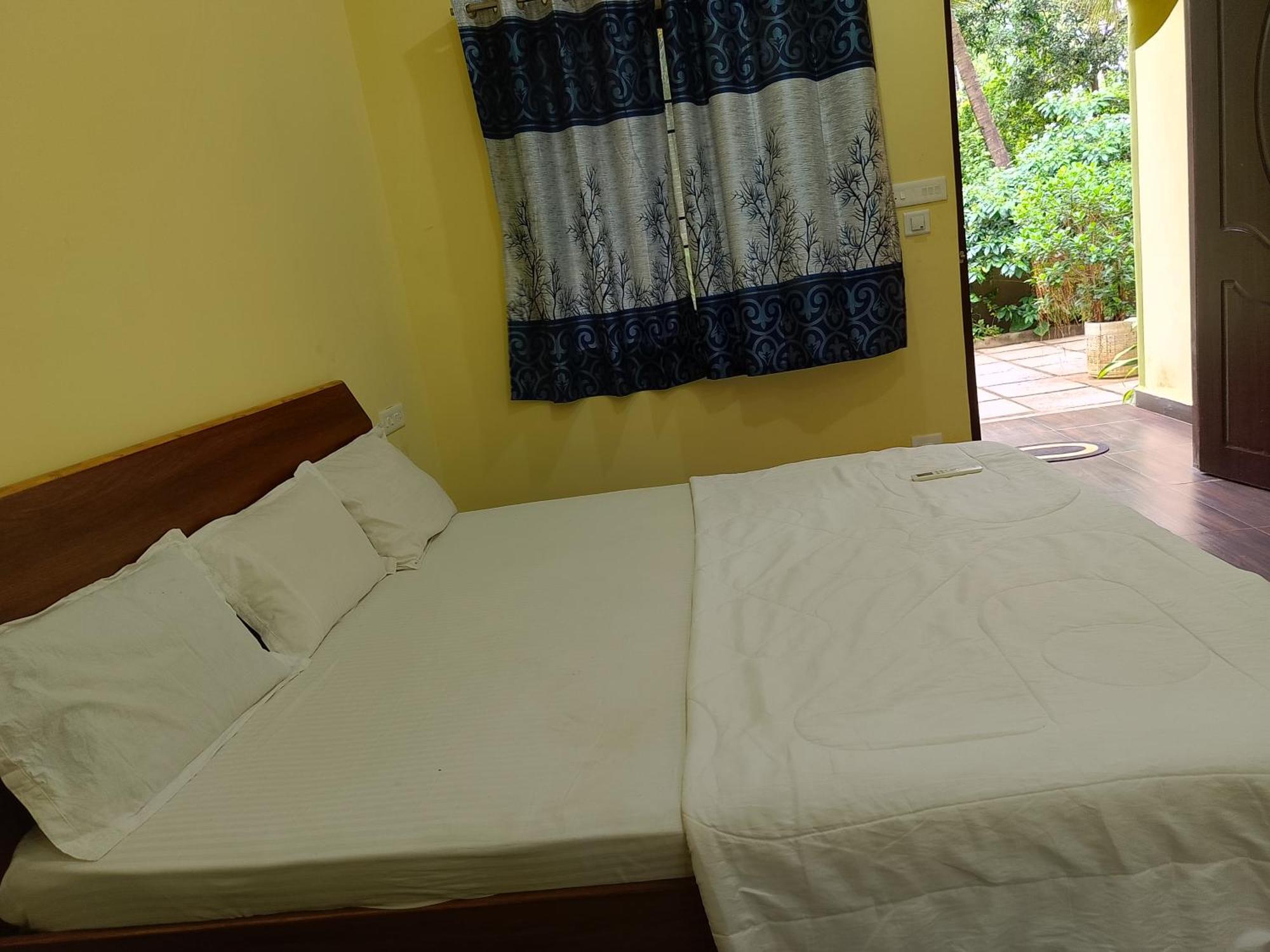 One Love Guest House Морджим Екстериор снимка