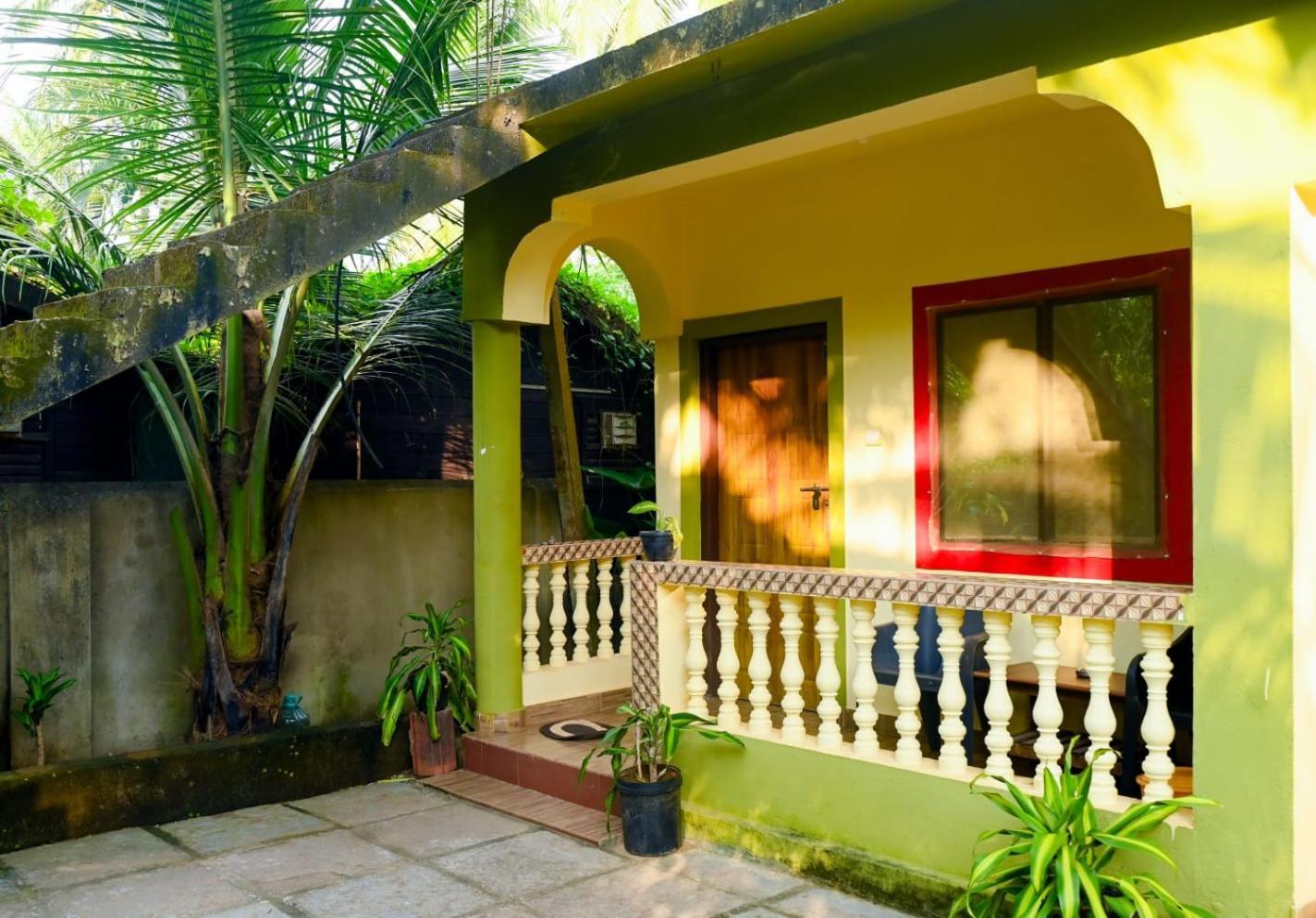 One Love Guest House Морджим Екстериор снимка